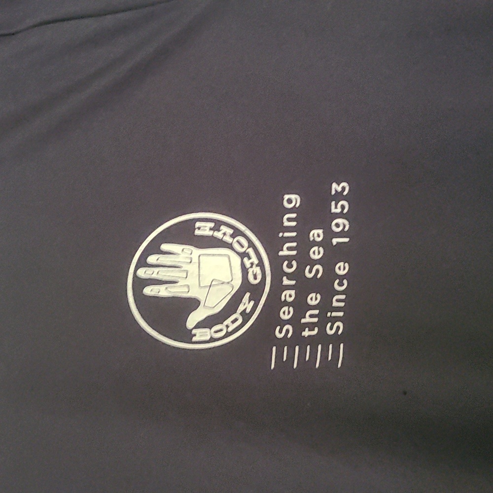 Black body glove short sleeve shirt